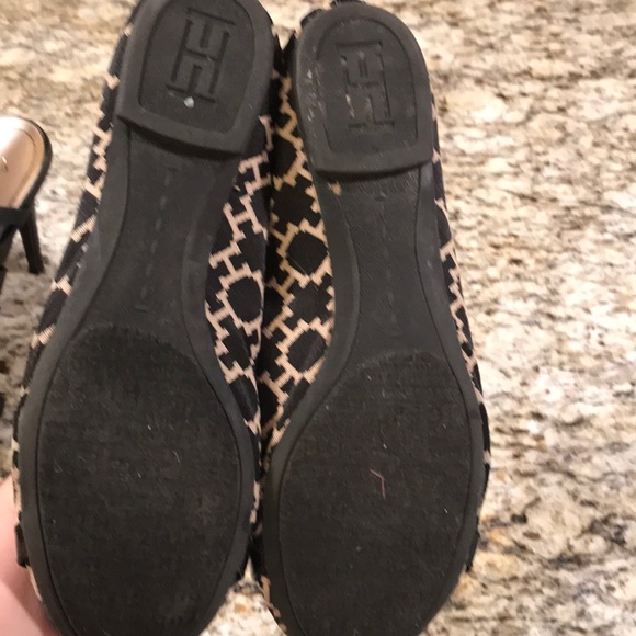 SOLD Tommy hilfinger flats - Picture 3 of 5